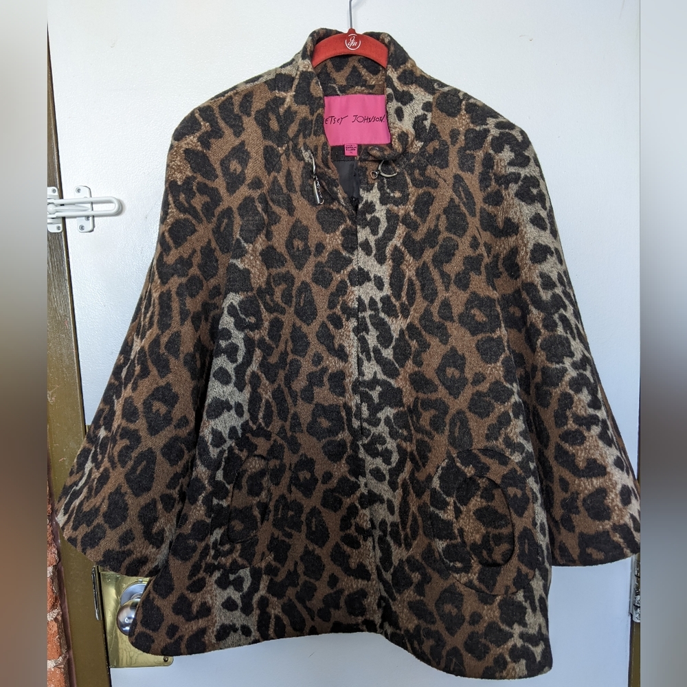 🎉 LAST DAY, BUY NOW!🎉 Betsey Johnson- Animal Leopard Swing Coat 1X